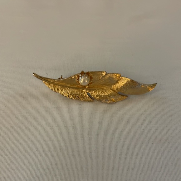 Estate jewelry Gold leaf brooch - Picture 1 of 8